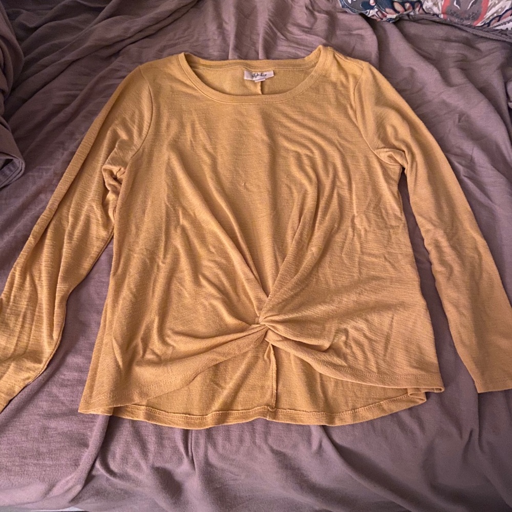 Petite Twist-Front Top